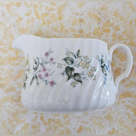 Reduced Price! Minton Spring Valley Cream & Sugar Set - Picture 2 of 13